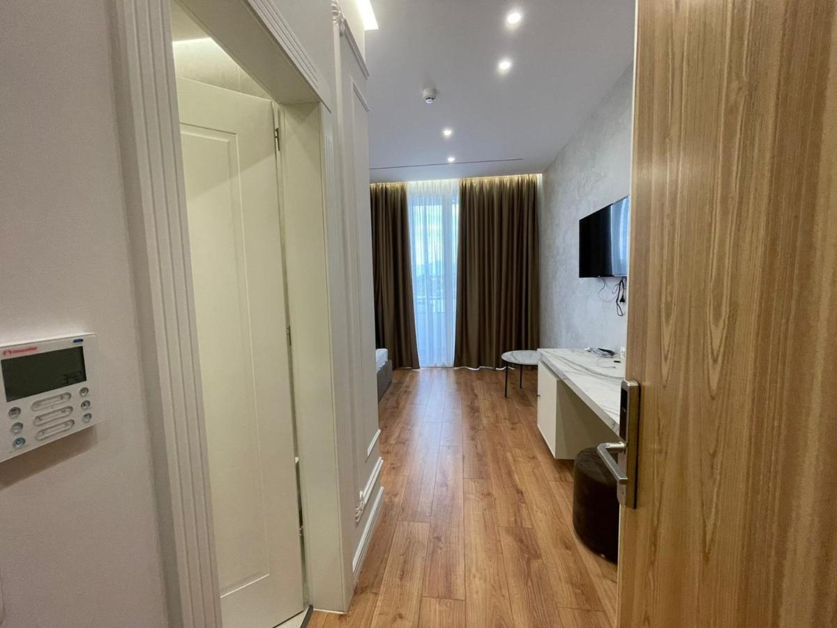 Hotel Ujvara Belsh Exteriör bild